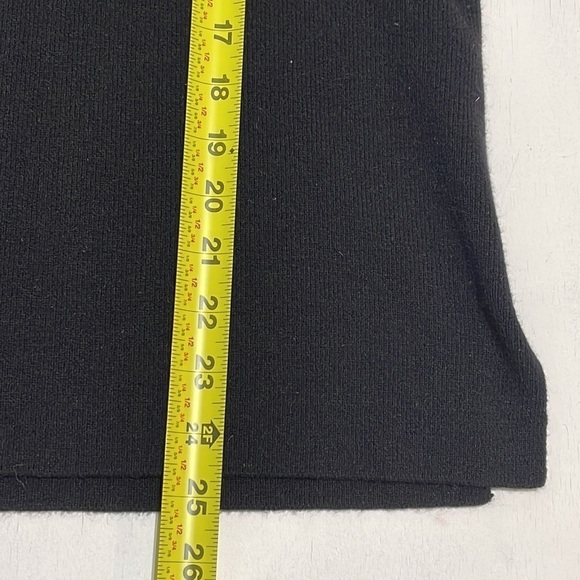 VINTAGE Lauren Ralph Lauren Woman Black V Neck Wool Sweater Size Petite P/M - Picture 7 of 10